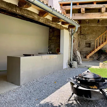 Vila Kobdilj 1835 Historic Homestead With Shared Courtyard Stanjel Exterior photo