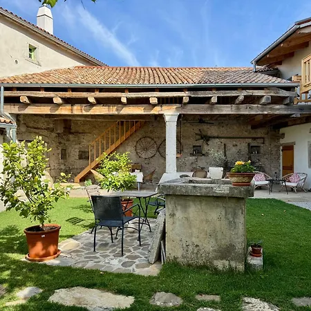 Vila Kobdilj 1835 Historic Homestead With Shared Courtyard Stanjel Exterior photo