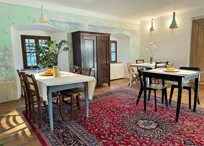 Vila Kobdilj 1835 Historic Homestead With Shared Courtyard