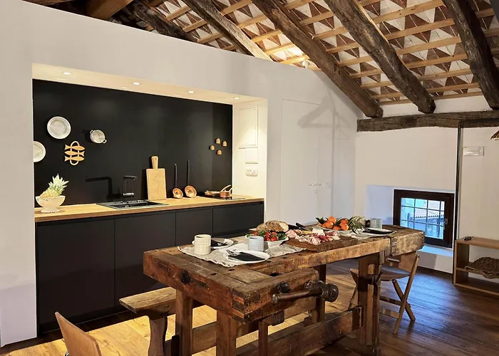 Vila Kobdilj 1835 Historic Homestead With Shared Courtyard