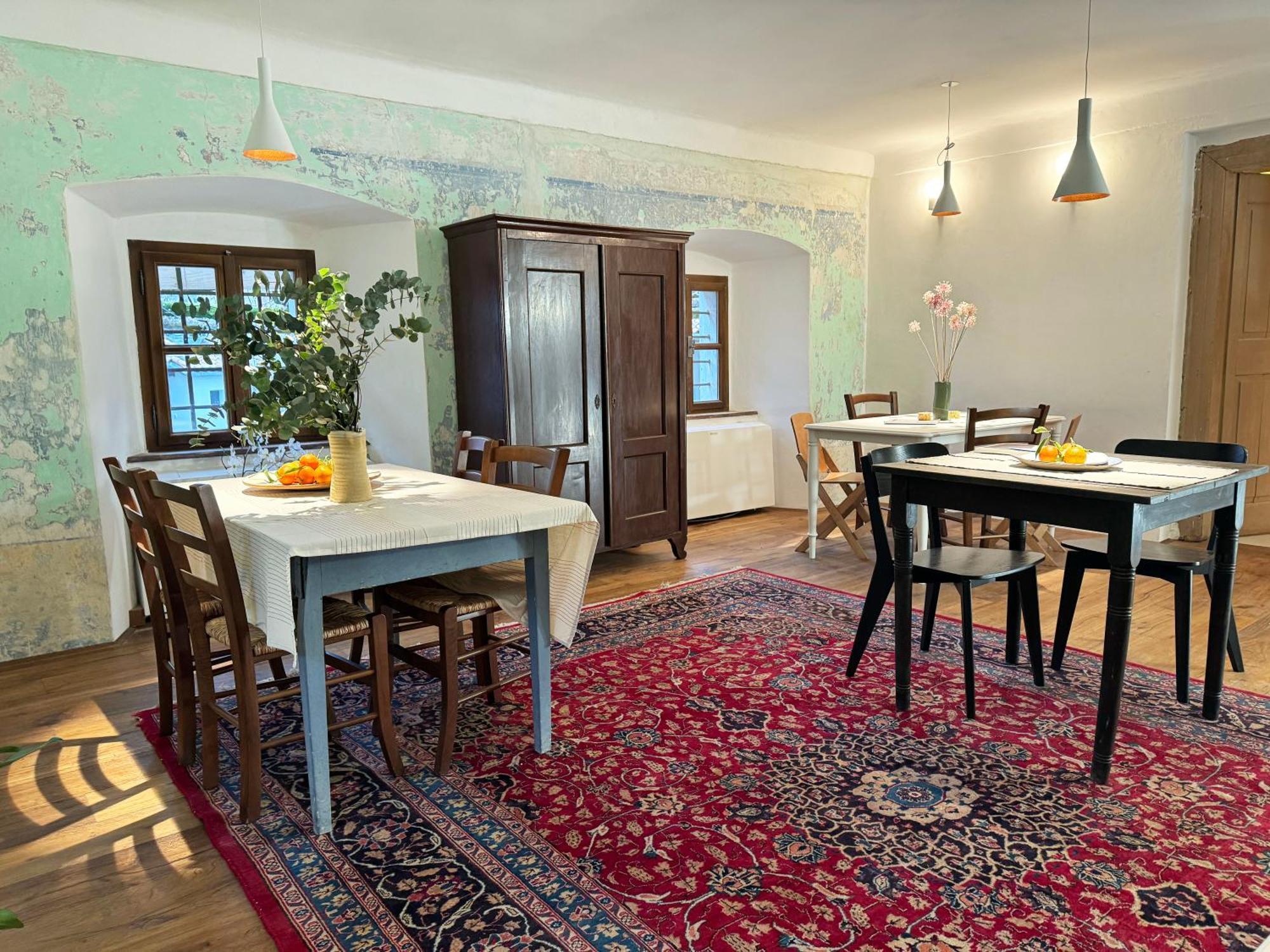 Apartment Vila Kobdilj 1835 Historic Homestead With Shared Courtyard Stanjel
