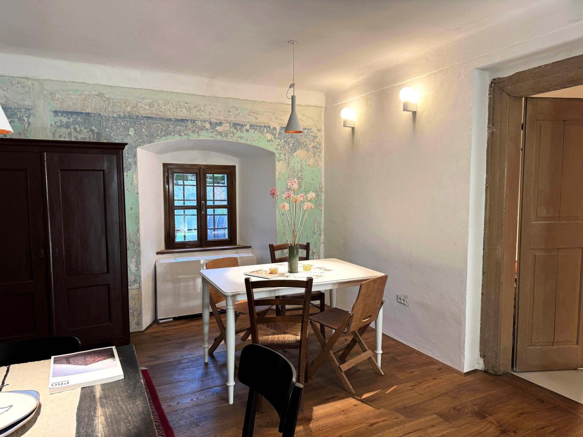 Vila Kobdilj 1835 Historic Homestead With Shared Courtyard Stanjel