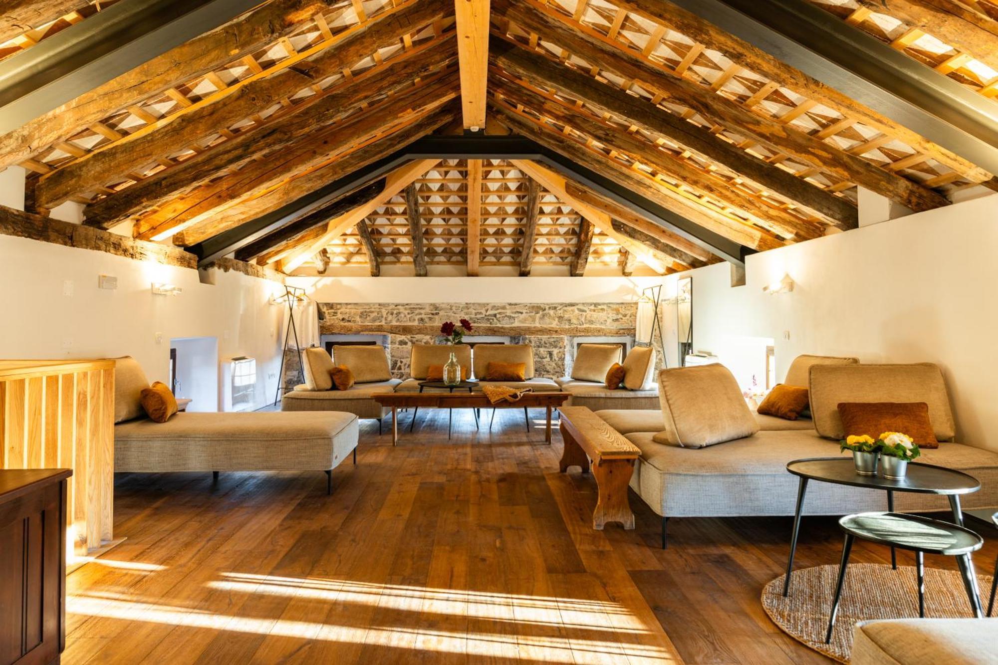 Vila Kobdilj 1835 Historic Homestead With Shared Courtyard Stanjel