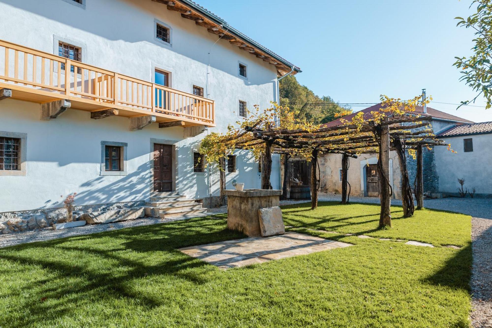Apartment Vila Kobdilj 1835 Historic Homestead With Shared Courtyard Stanjel