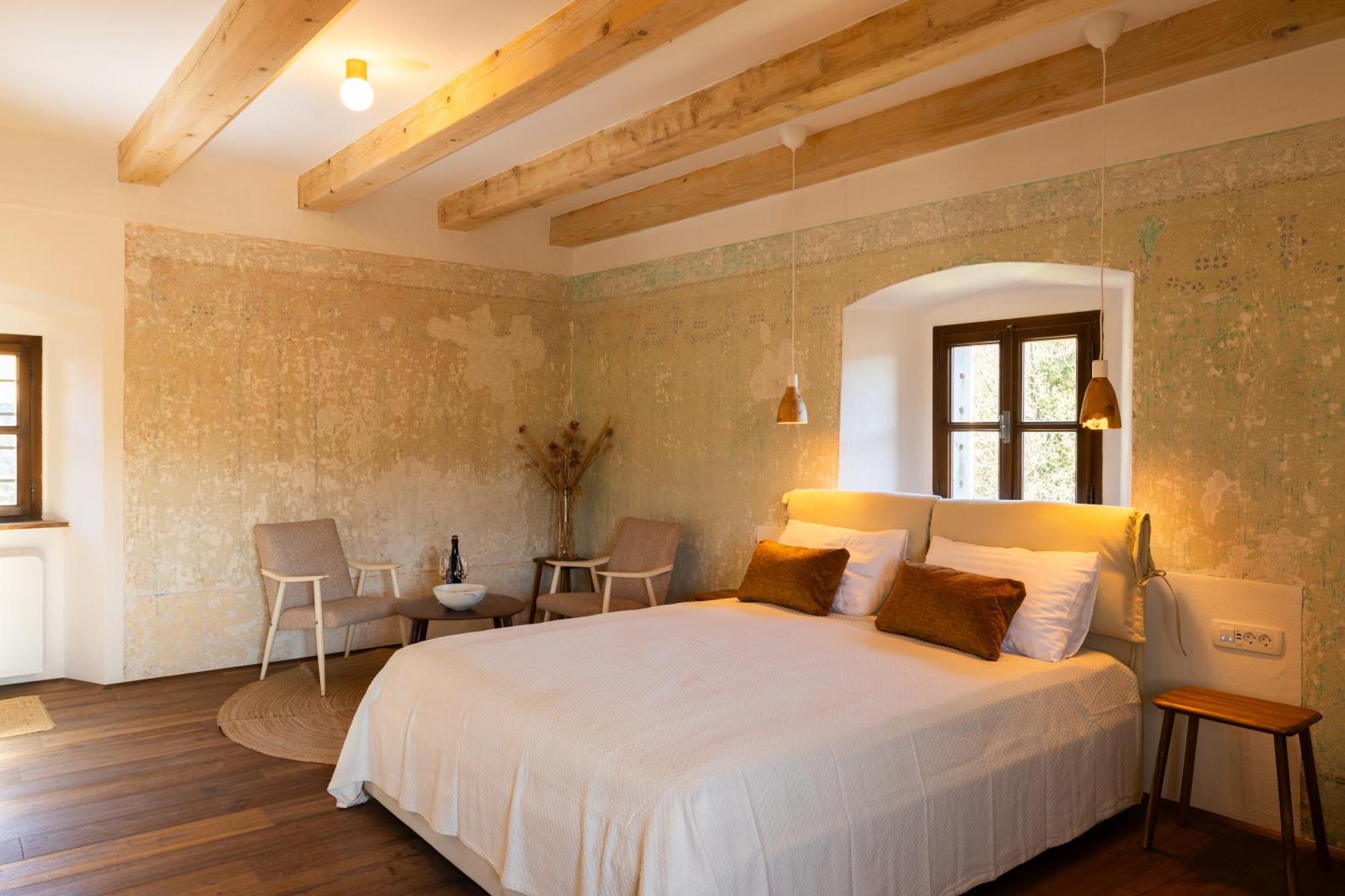 Vila Kobdilj 1835 Historic Homestead With Shared Courtyard Apartment *