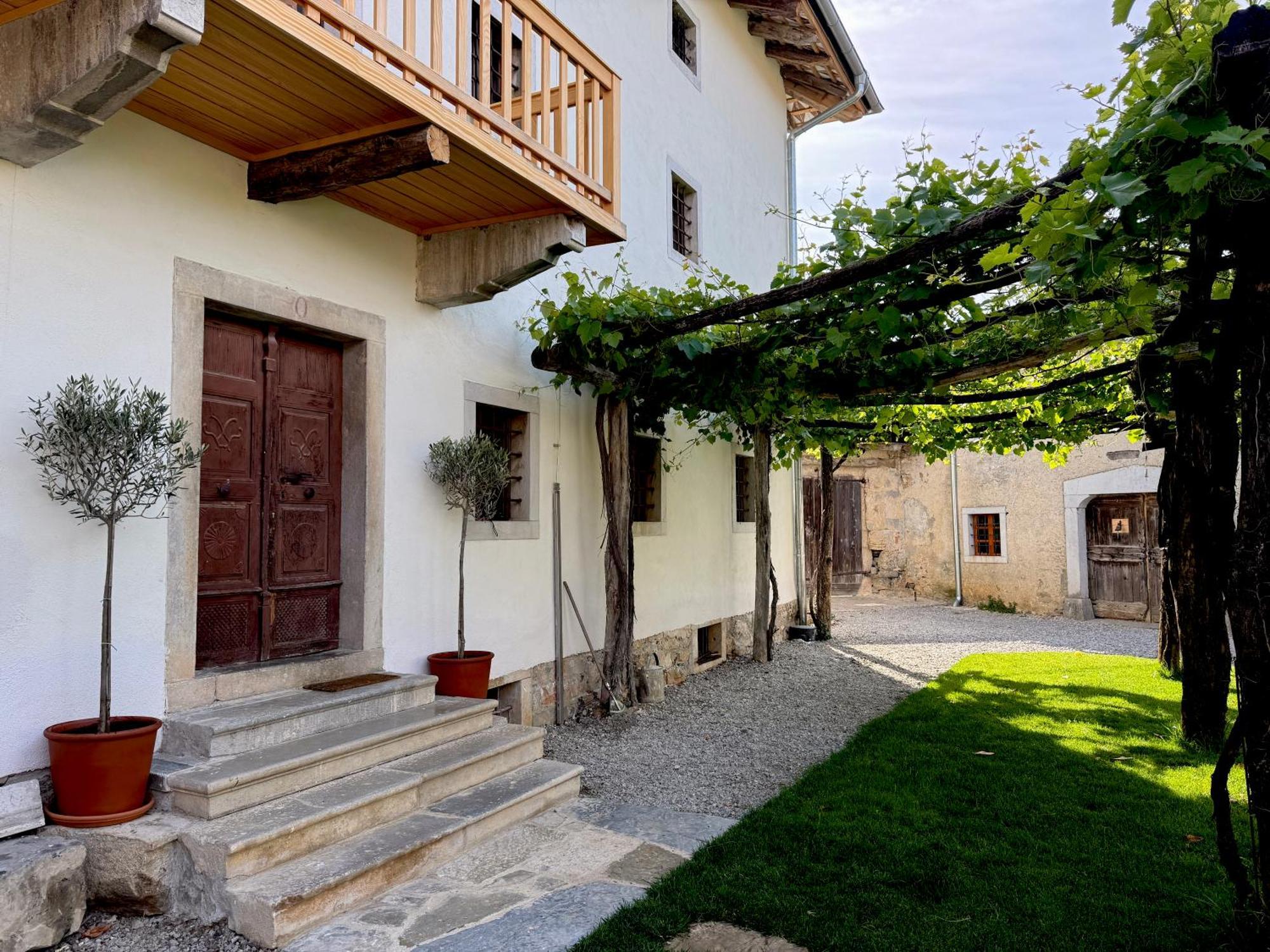 Apartmán Vila Kobdilj 1835 Historic Homestead With Shared Courtyard Štanjel